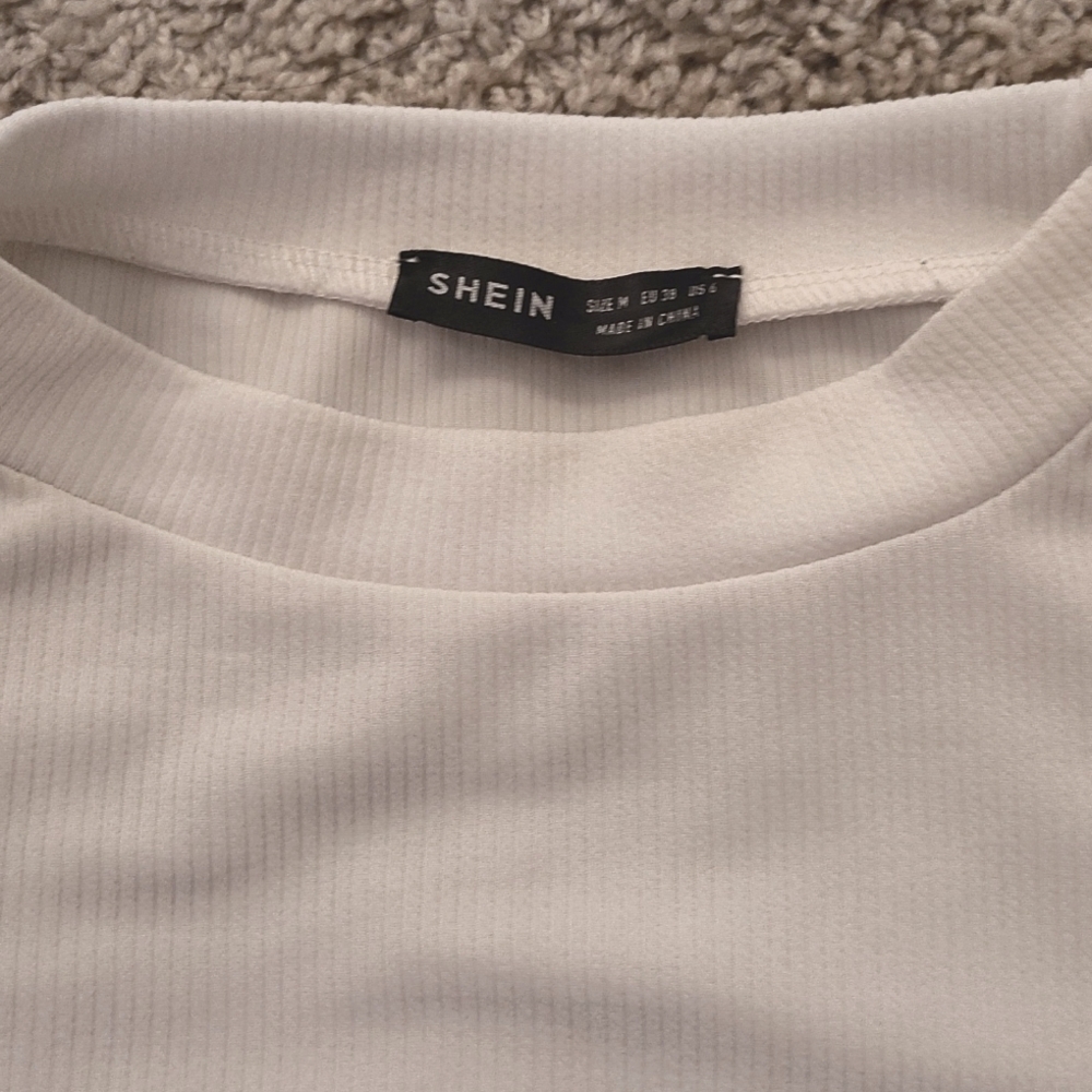 SHEIN Stunning Top Size Medium π€ - Picture 3 of 6
